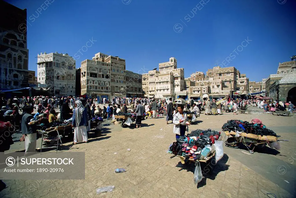 Shoe stalls at Bab Al Yemen gate in city walls, Sana´a Souk, Sana´a, Yemen, Middle East