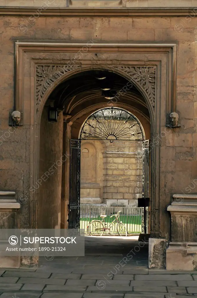 Archway leading to the Bodleian Library, Oxford, Oxfordshire, England, United Kingdom, Europe
