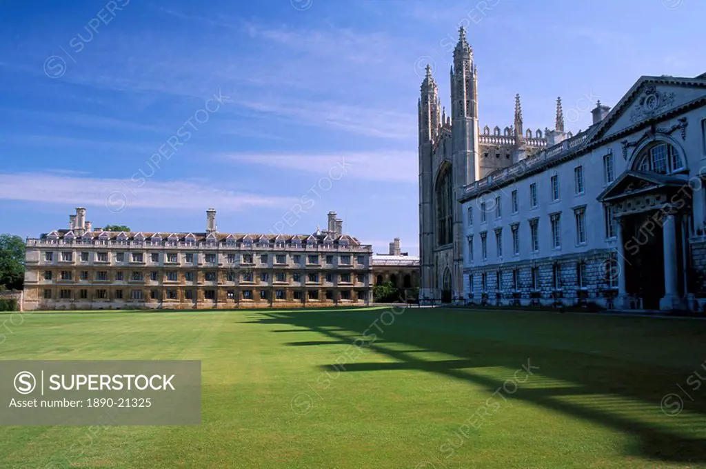 Lawn and chapel, King´s College, Cambridge, Cambridgeshire, England, United Kingdom, Europe