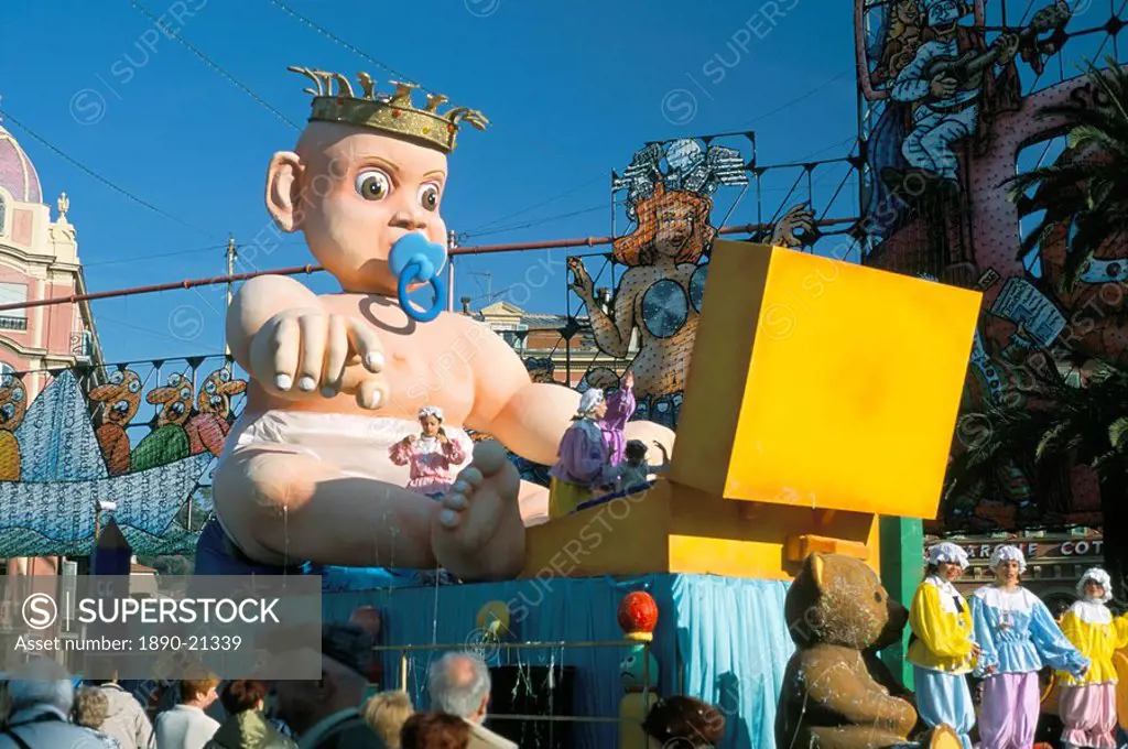Mardi Gras carnival parade in Place Massena, Nice, Alpes_Maritimes, Provence, Cote d´Azur, France, Europe