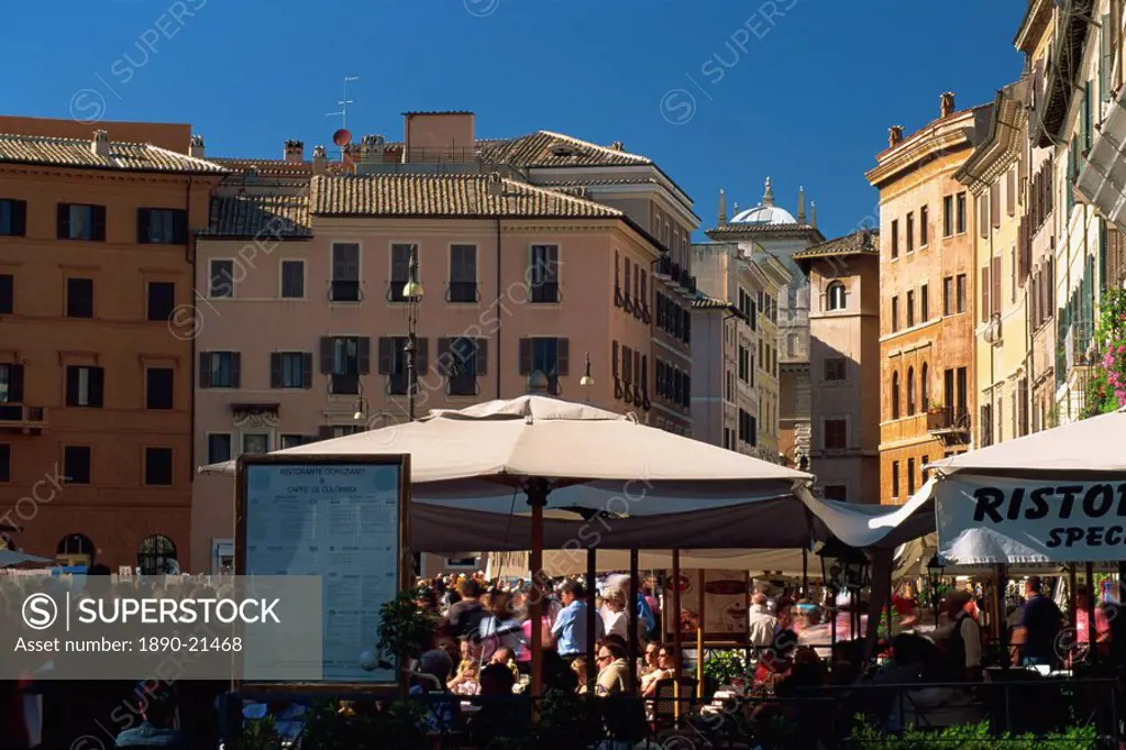 Outdoor restaurant and crowds, Piazza Navona, Rome, Lazio, Italy, Europe