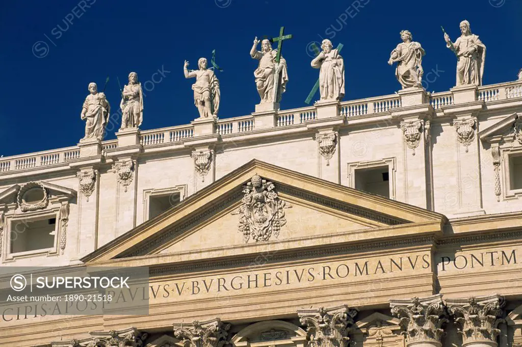 Statues on the facade of St. Peter´s basilica, Piazza San Pietro, Vatican City, Rome, Lazio, Italy, Europe