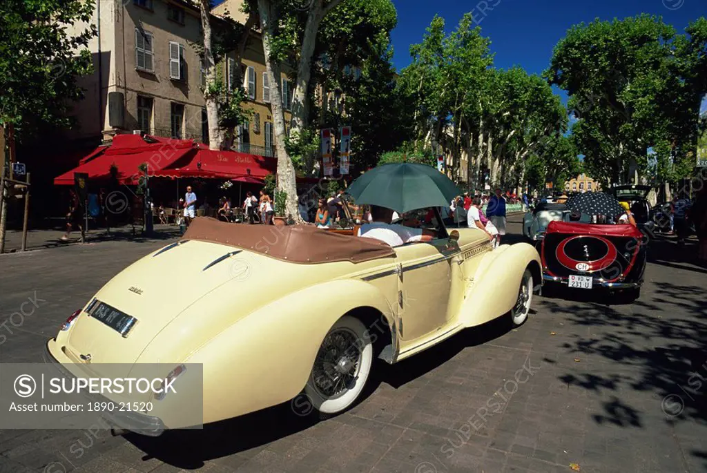 Alpes Retro vintage car rally, Cours Mirabeau, Aix_en_Provence, Bouches_du_Rhone, Provence, France, Europe