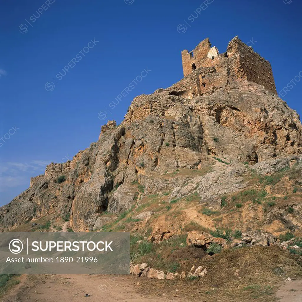 Qalaat Shaizar, an Arab castle dating from the 12th century AD, a major centre of resistance against the Crusaders, Shaizar, Syria, Middle East