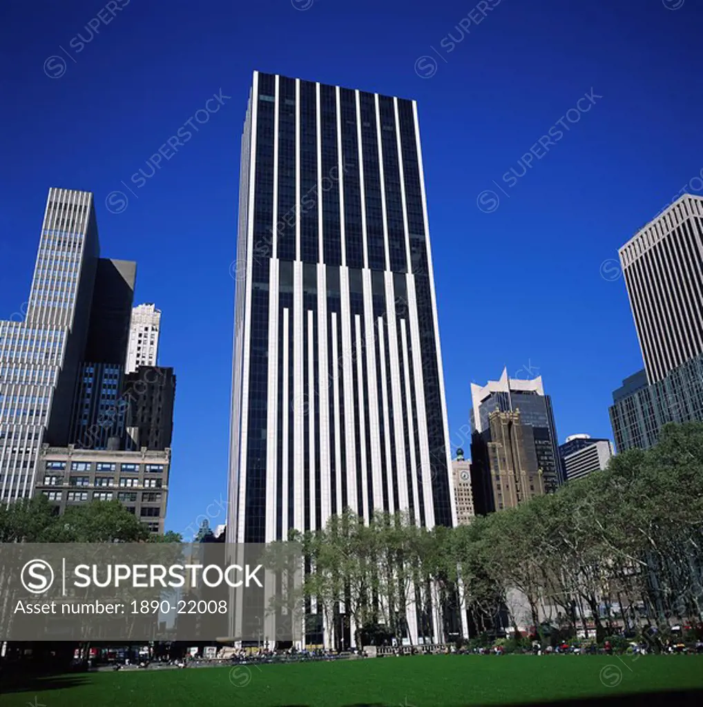 New York Telephone Company building overlooks Bryant Park between 40th and 42nd streets on Avenue of the Americas, New York, United States of America,...