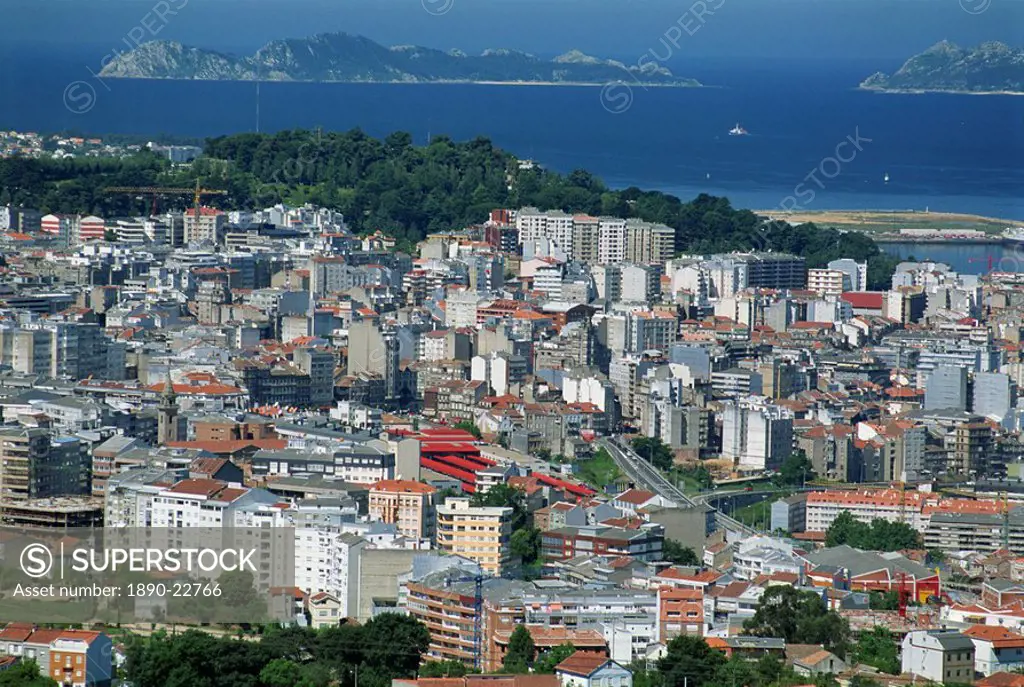 The city and the Ria de Vigo, Islas Cies in the distance, Vigo, Galicia, Spain, Europe