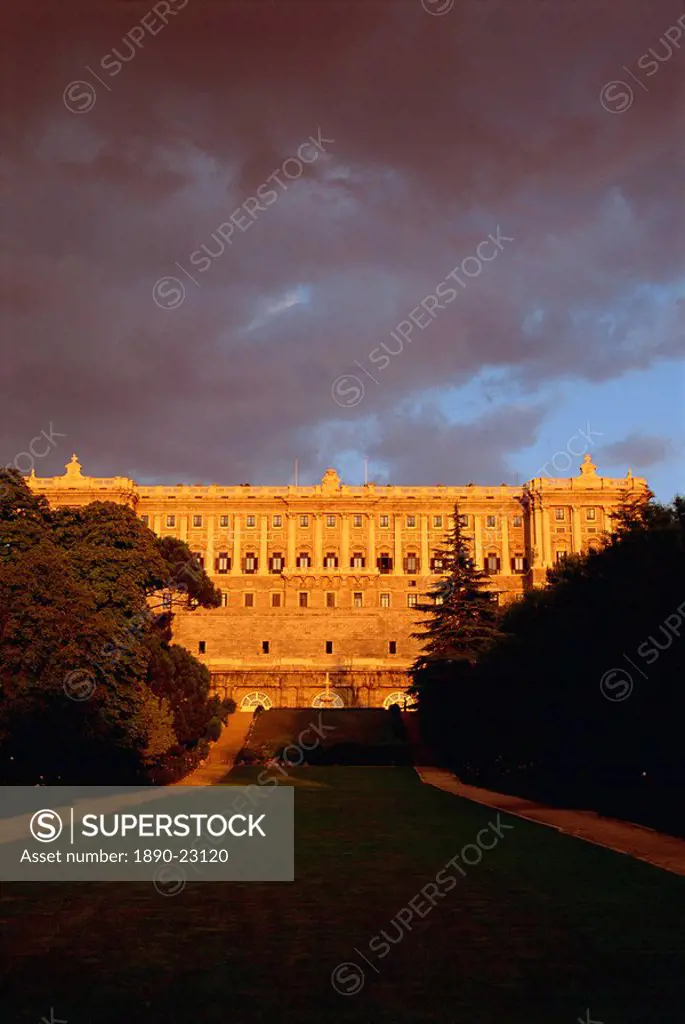 The Royal Palace at dusk, Madrid, Spain, Europe