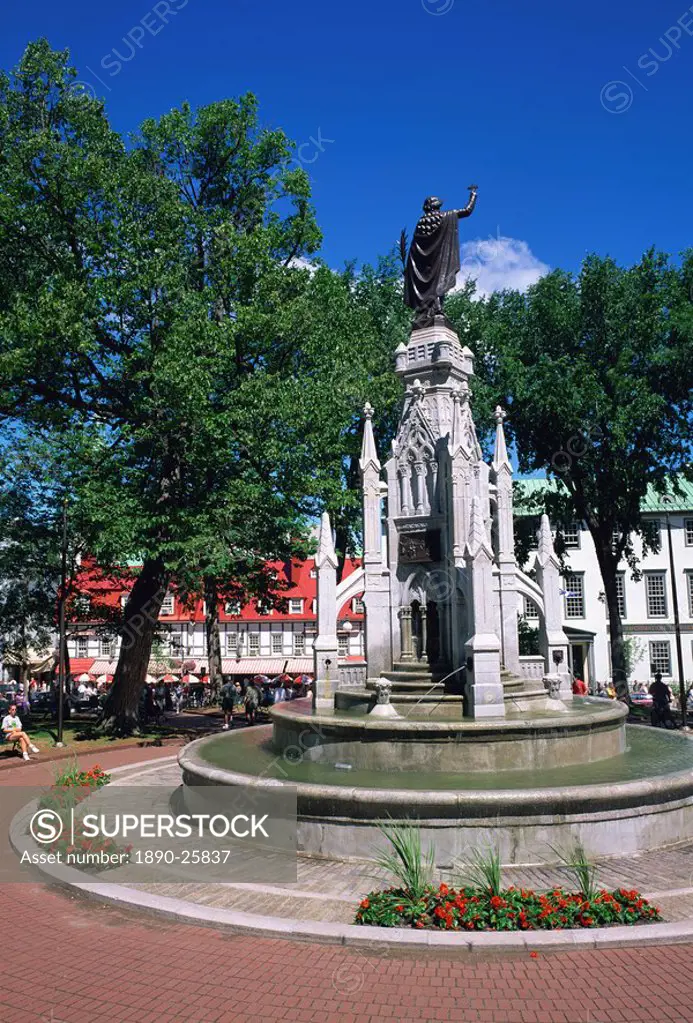 Fountain in the Place d´Armes in Quebec City, Quebec, Canada, North America