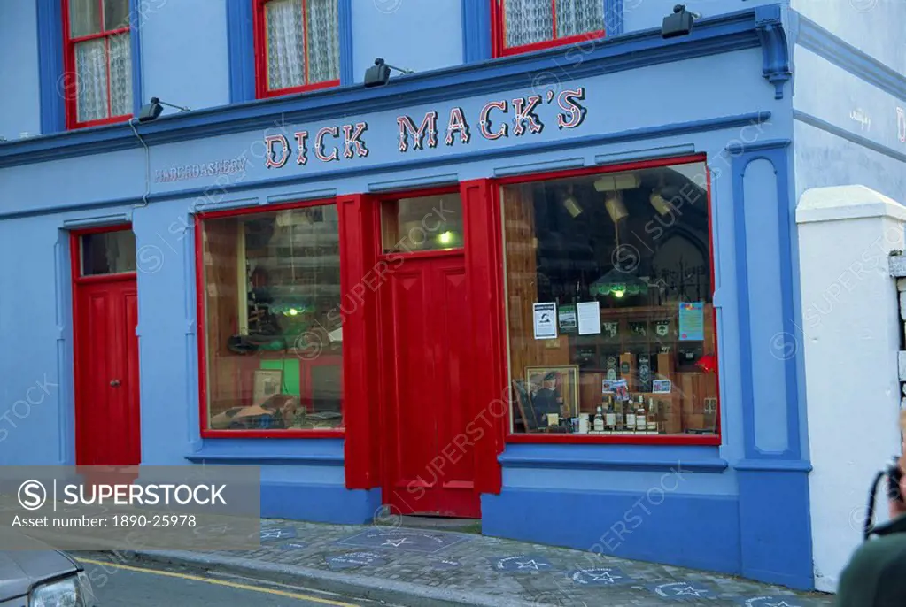 Dick Mack´s haberdashery, Dingle, County Kerry, Munster, Republic of Ireland, Europe
