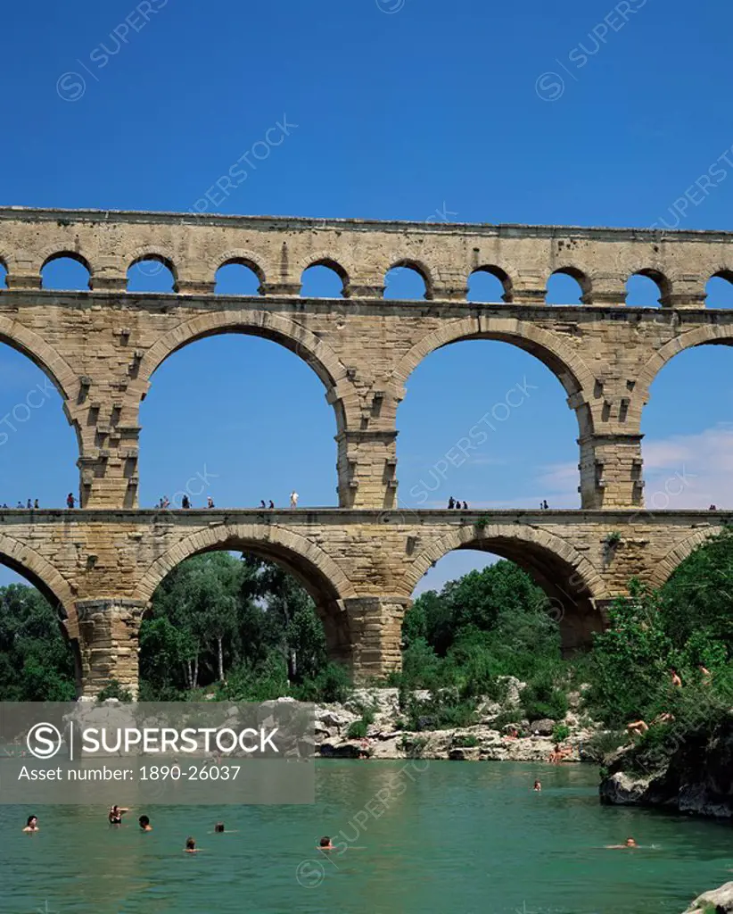 Pont du Gard, UNESCO World Heritage Site, Languedoc_Roussillon, France, Europe