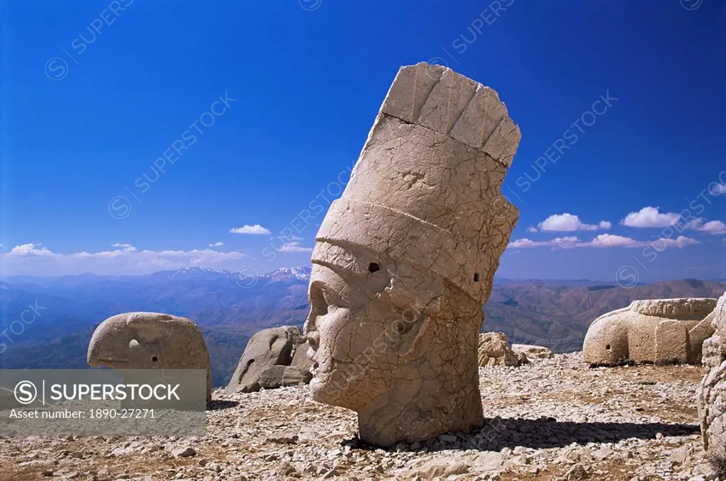 Head of Antiochos I Kommagenes, dating from 69 to 34 BC, West Terrace, Nemrud Dag Nemrut Dag, UNESCO World Heritage Site, Anatolia, Turkey, Asia Minor...