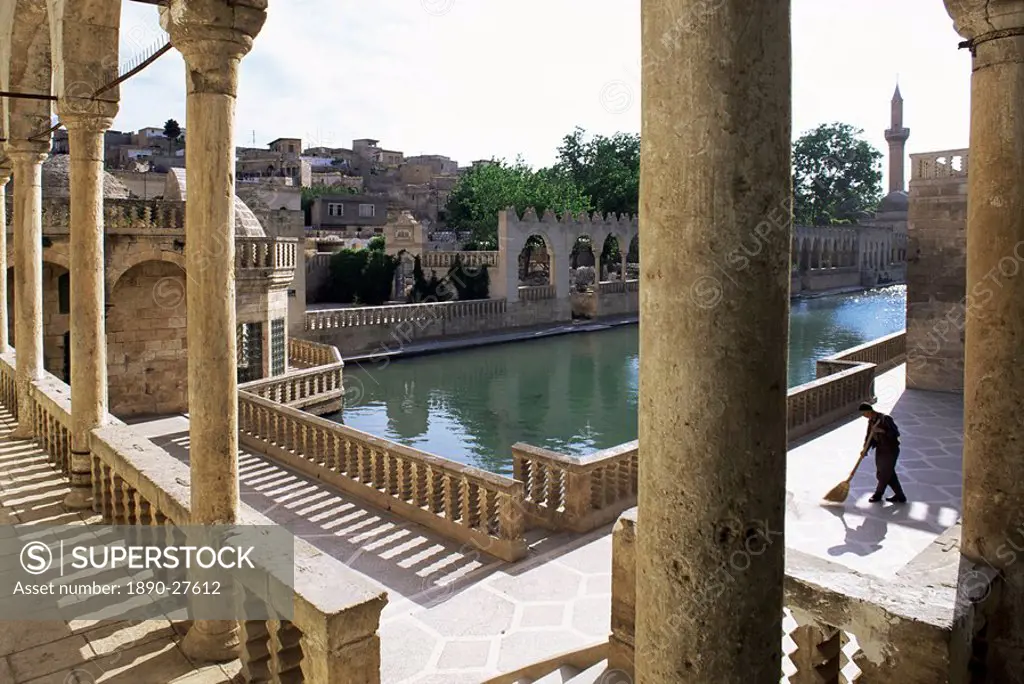 Sacred pools golbasi surrounded by mosques and Koranic colleges medresse, Urfa, Kurdistan, Turkey, Anatolia, Asia Minor, Eurasia