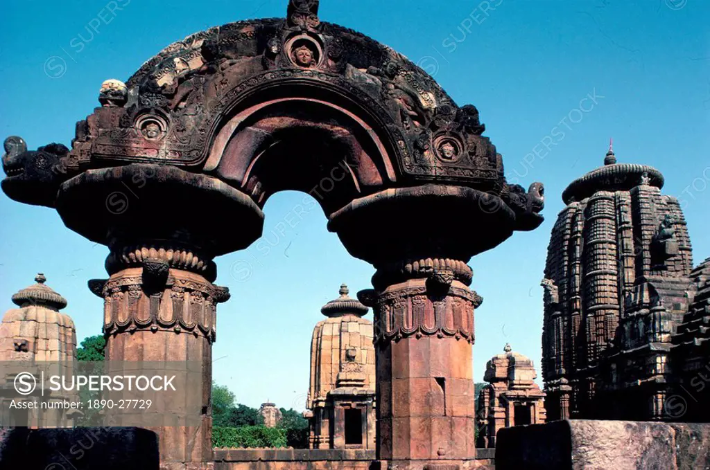 Round stone torana gate, Mukteswara temple, Bhubaneswar, Orissa state, India, Asia