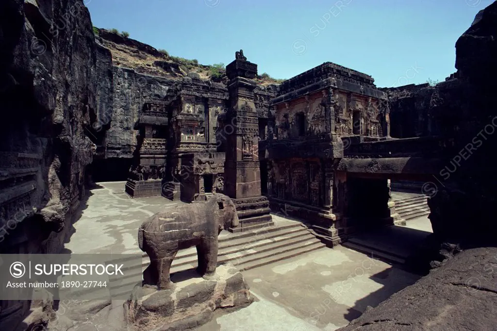 Ellora cliff temples, UNESCO World Heritage Site near Aurangabad, Maharashtra State, India, Asia