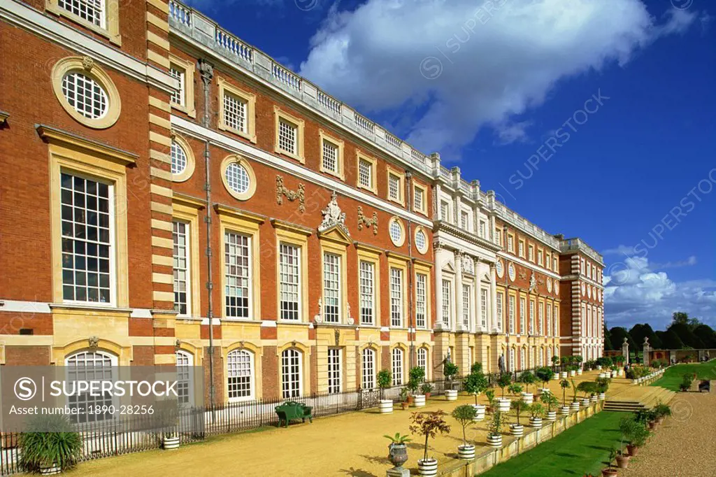 Privy Garden, Hampton Court, Surrey, England, United Kingdom, Europe