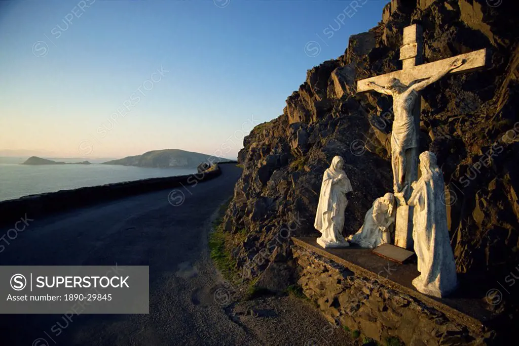 Calvary of Christ roadside shrine, Slea Head, County Kerry, Munster, Republic of Ireland, Europe