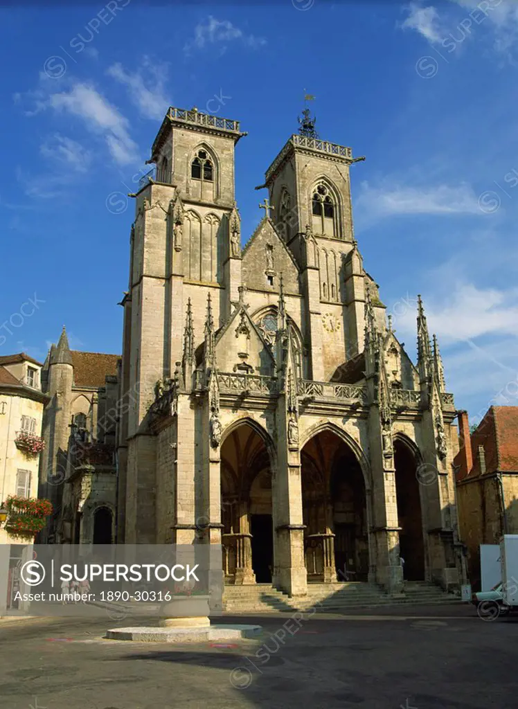 Church of Notre Dame, Semur en Auxois, Burgundy, France, Europe