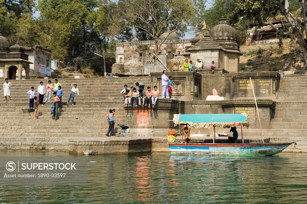 Ghats on the Narmada River at the Ahilya Fort and temple complex, Maheshwar, Madhya Pradesh state, India, Asia
