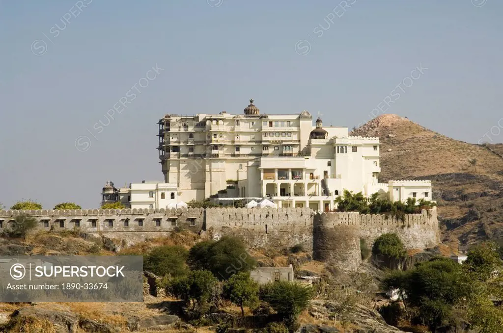 Old fort of Devi Gath Devi Garh now a heritage hotel, near Udaipur, Rajasthan state, India, Asia