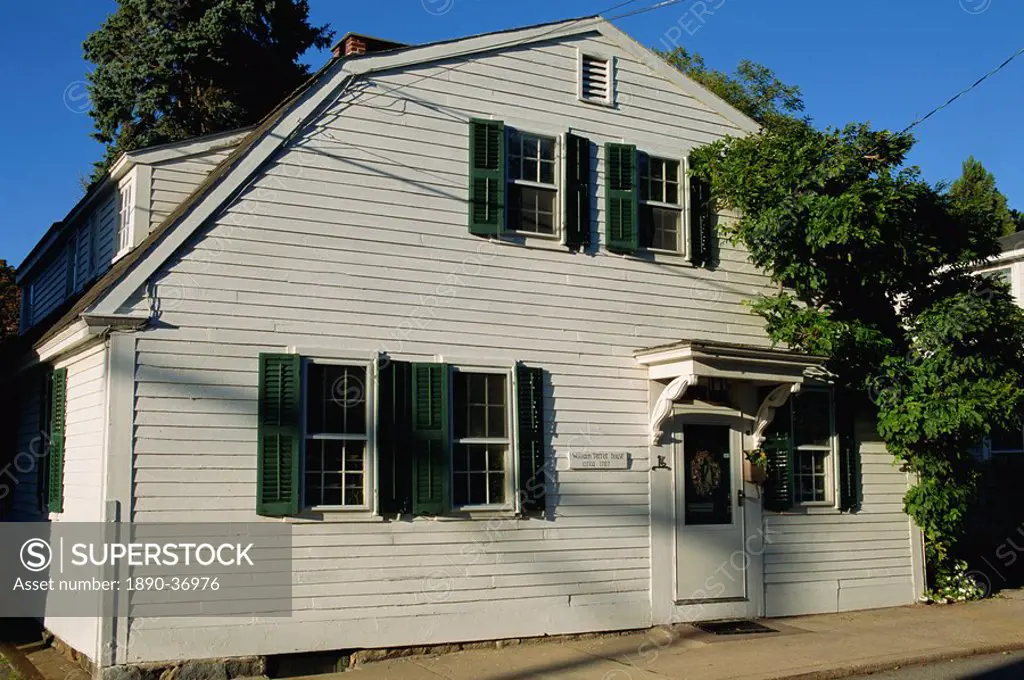 Exterior of William Terret house dating from c 1787, white wood clapboard with green shutters, in Stonington, Connecticut, New England, United States ...