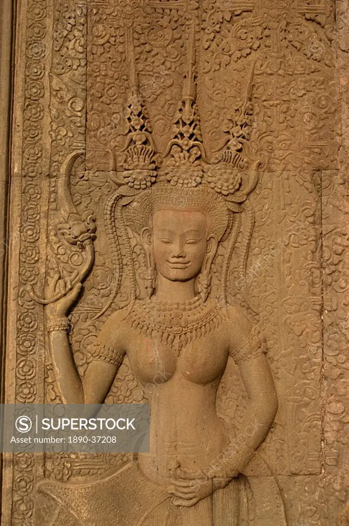 Detail of wall carving depicting an apsara at Angkor Wat, UNESCO World Heritage Site, Siem Reap, Cambodia, Indochina, Southeast Asia, Asia