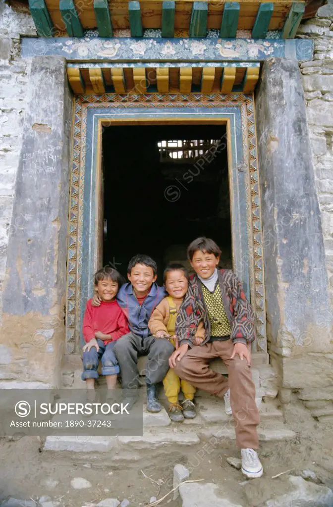 Group of children from village, Chedadong, Tibet, China, Asia