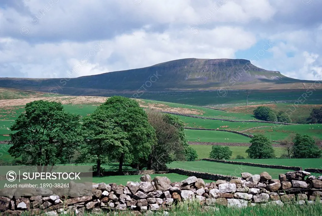 View of Pen_y_ghent, Ribblesdale, Yorkshire, England, United Kingdom, Europe