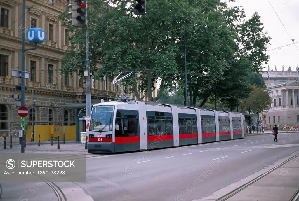New style tram on Ring, Vienna, Austria, Europe