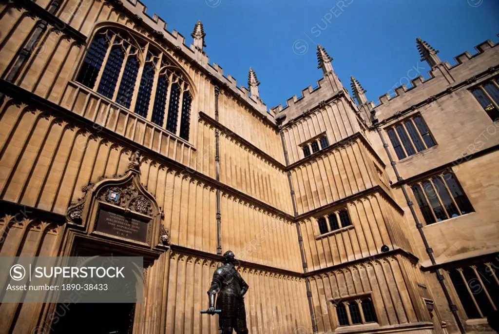 Earl of Pembroke statue, Bodleian Library, Oxford, Oxfordshire, England, United Kingdom, Europe