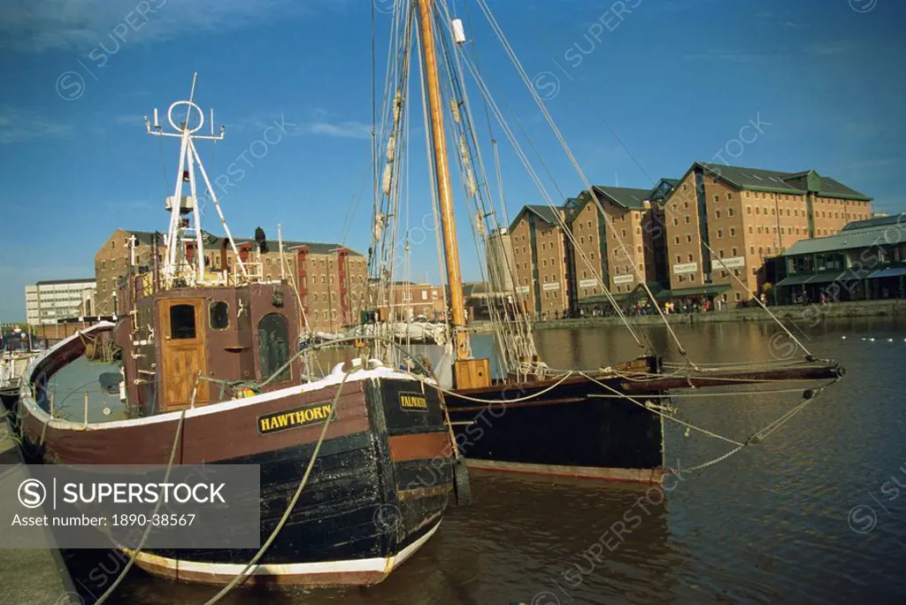 Boats in docks, Gloucester, Gloucestershire, England, United Kingdom, Europe