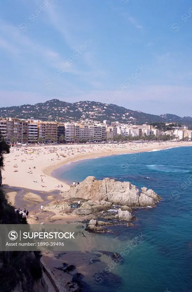 View of resort looking north, Lloret del Mar, Costa Brava, Catalonia, Spain, Mediterranean, Europe