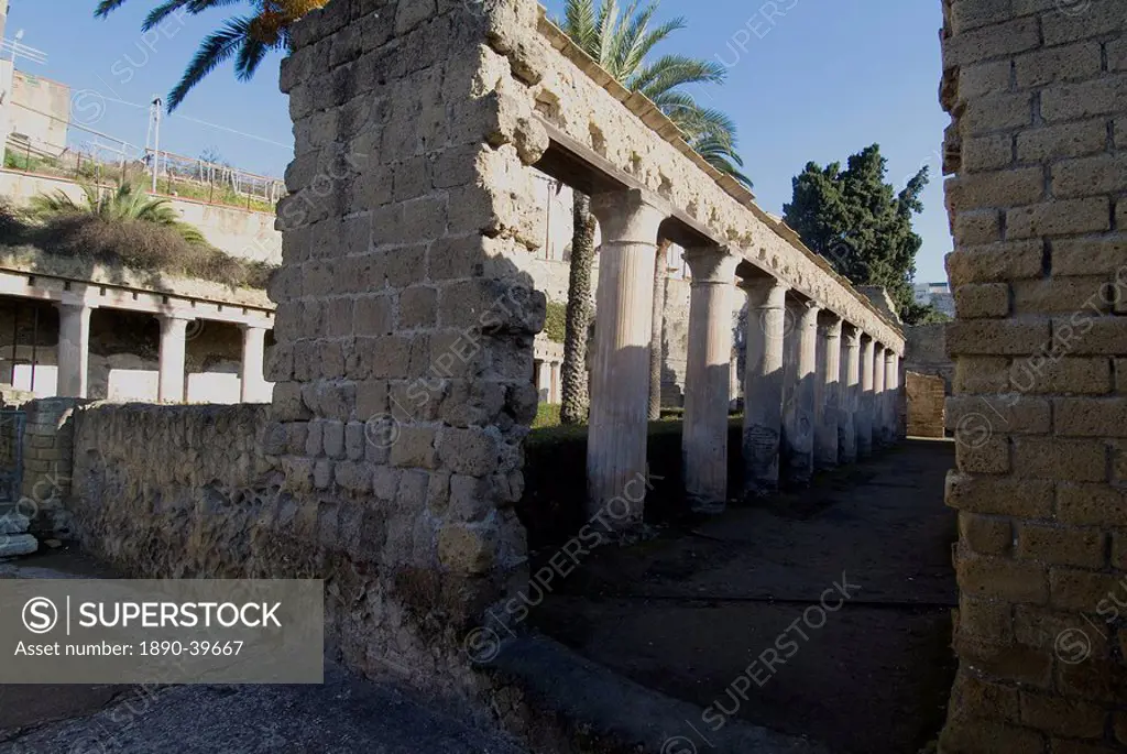 The ruins of Herculaneum, a large Roman town destroyed in 79AD by a volcanic eruption from Mount Vesuvius, UNESCO World Heritage Site, near Naples, Ca...