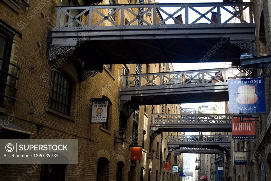 Old warehouse area now converted into luxury flats and shops, Shad Thames, London SE1, England, United Kingdom, Europe