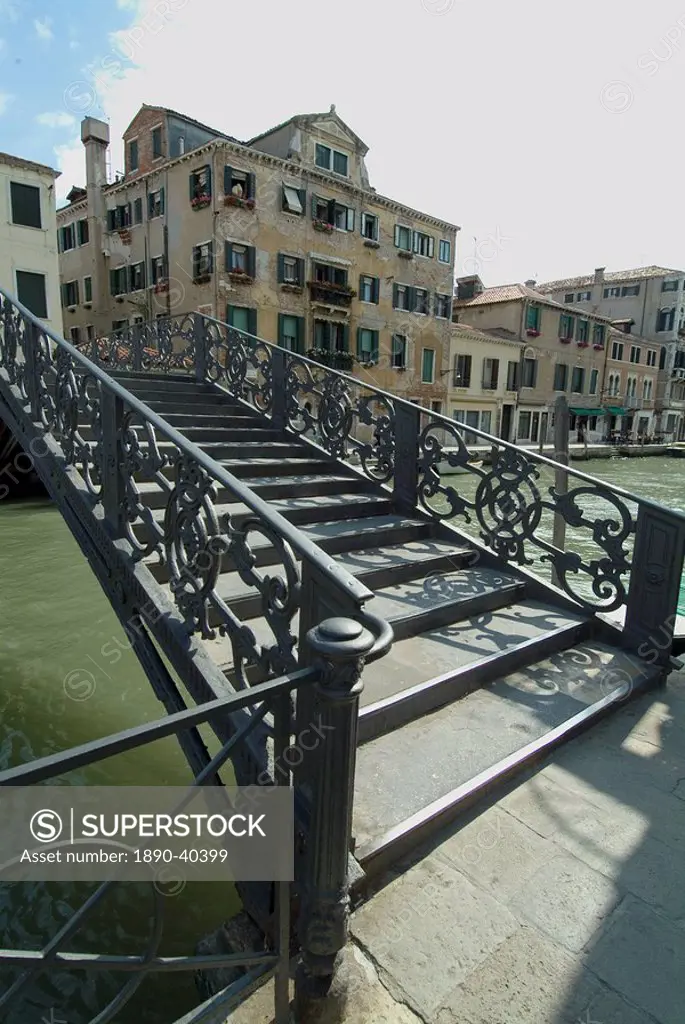 Bridge entrance to historic Ghetto over canal, Venice, Veneto, Italy, Europe