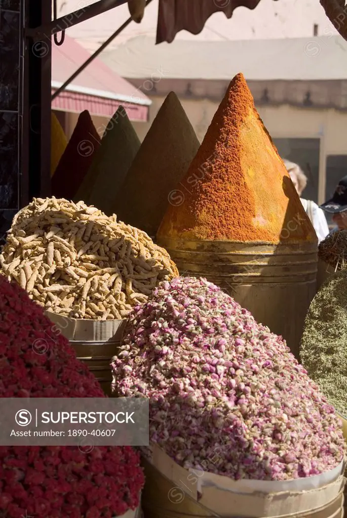Spice stall near Qzadria Square, Marrakech, Morocco, North Africa, Africa