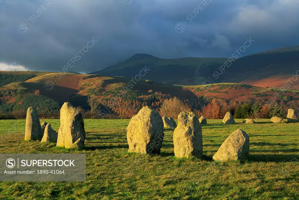 Preshitoric archaeological site, Castlerigg Stone Circle, standing stones, with mountains beyond, near Keswick, Lake District National Park, Cumbria, ...