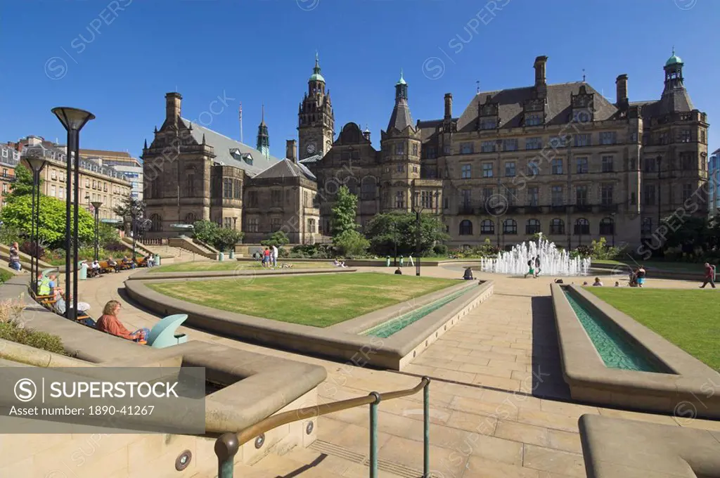 Peace gardens and Town Hall, Sheffield, Yorkshire, England, United Kingdom, Europe