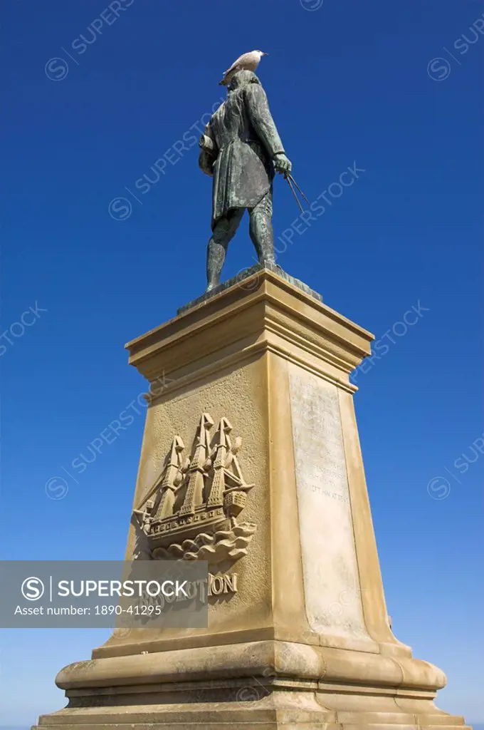 Statue of Captain James Cook, Seafront, Whitby, North Yorkshire, Yorkshire, England, United Kingdom, Europe