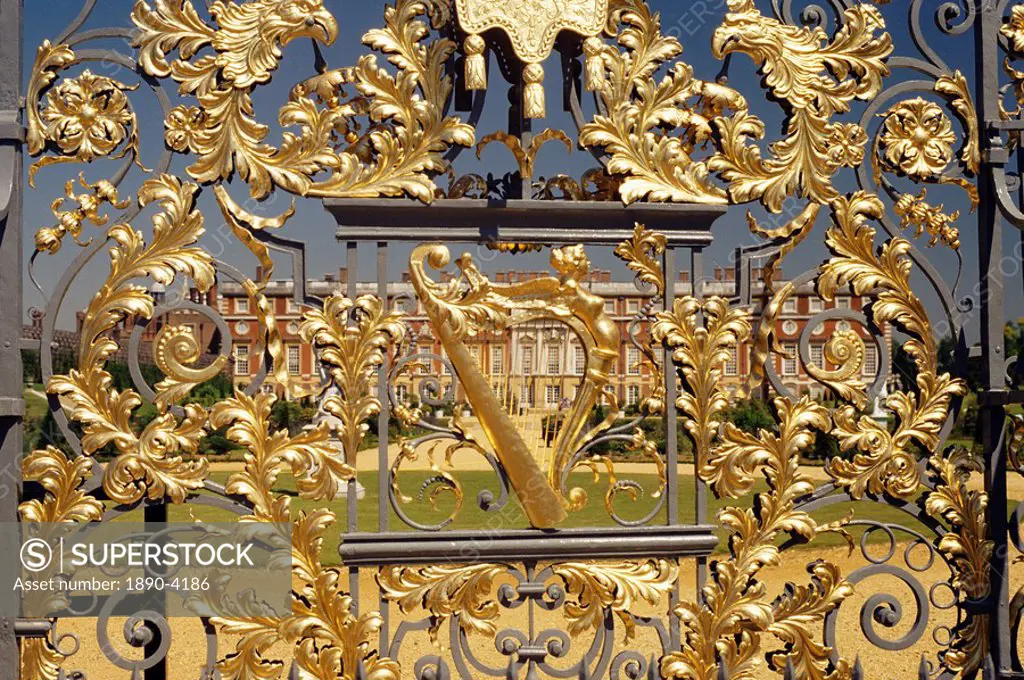 Ornate gate, Hampton Court Palace, Greater London, England, United Kingdom, Europe