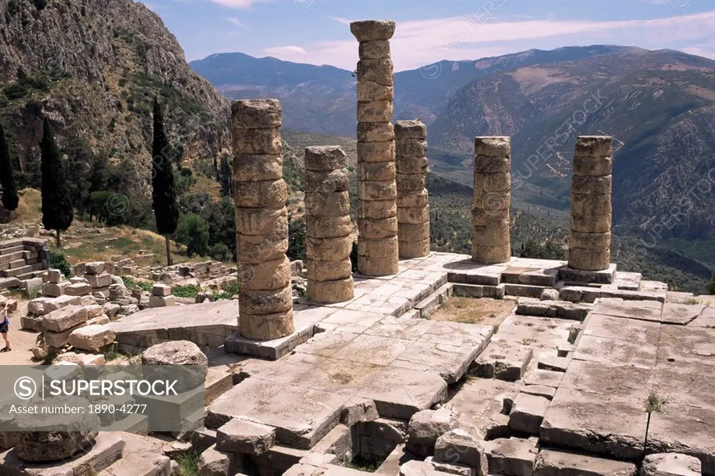 Temple of Apollo, Delphi, UNESCO World Heritage Site, Greece, Europe