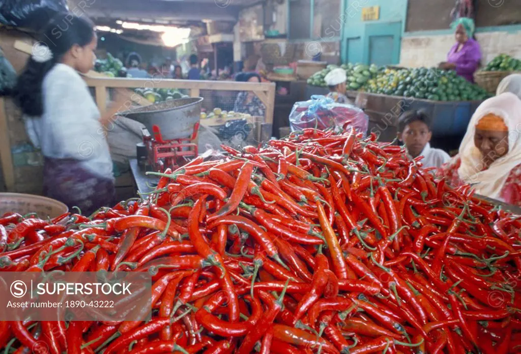 Pile of chillies for sale, Panean market, Chinese quarter, Surabaya, island of Java, Indonesia, Southeast Asia, Asia