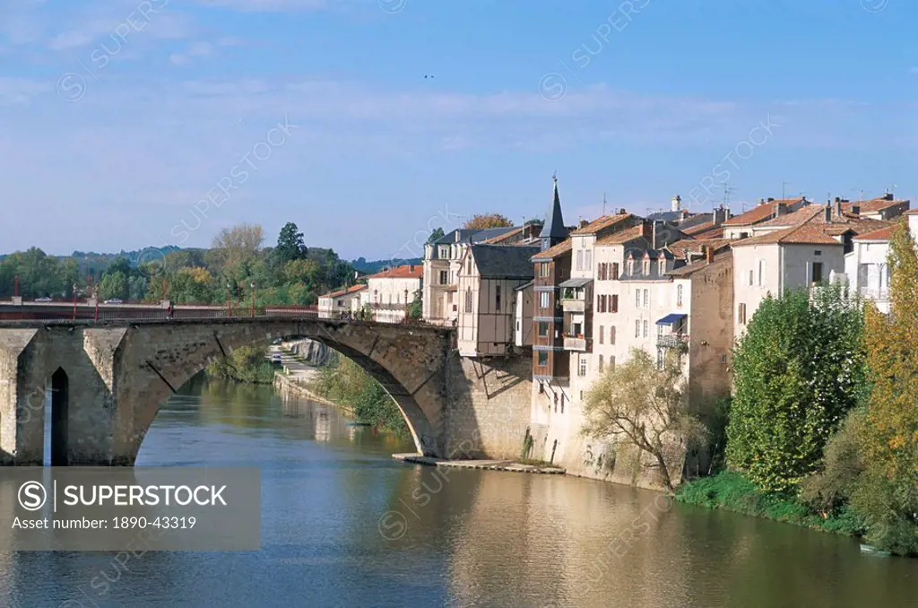 The Old Bridge, Villeneuve_sur_Lot, Lot et Garonne, Aquitaine, France, Europe