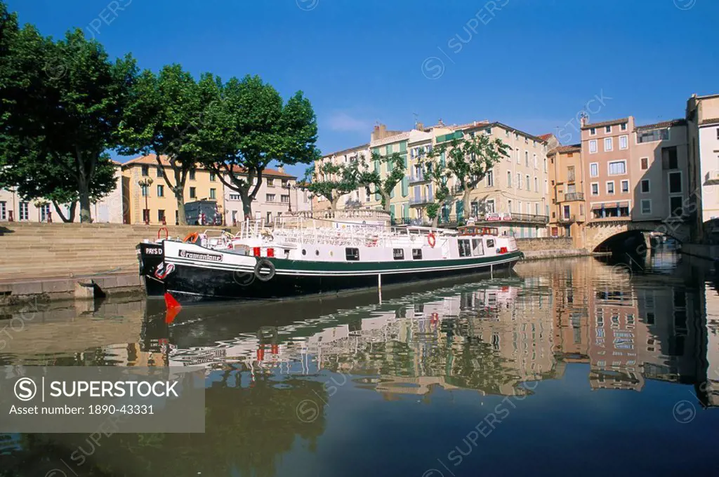 Canal de la Robine, town of Narbonne, Aude, Languedoc Roussillon, France, Europe