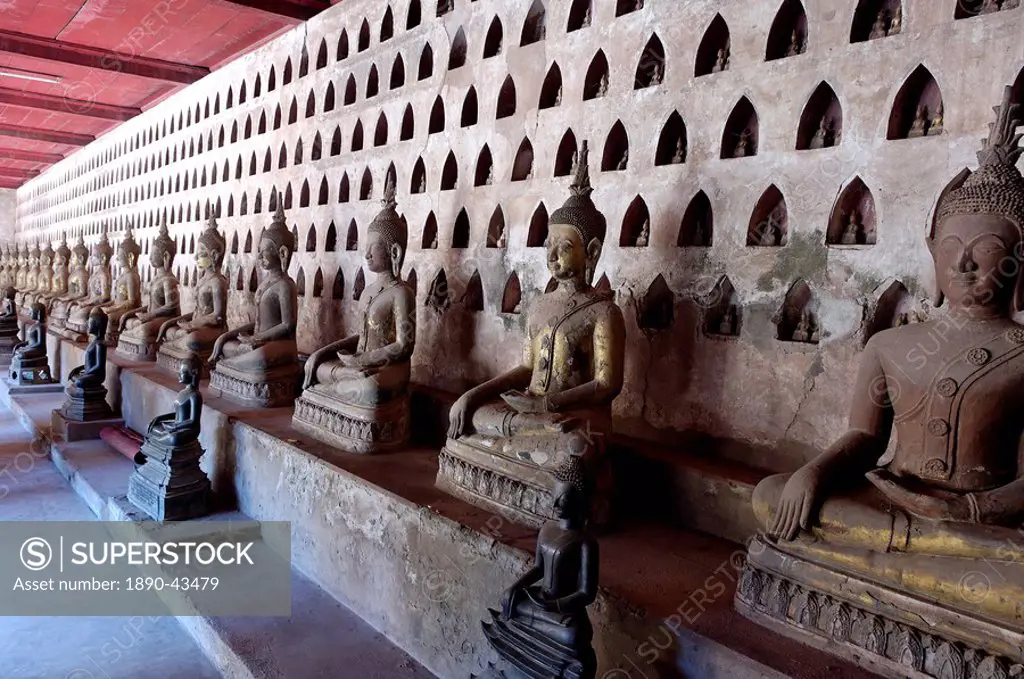 The gallery or cloister surrounding the Sim, Wat Sisaket, Vientiane, Laos, Indochina, Southeast Asia, Asia