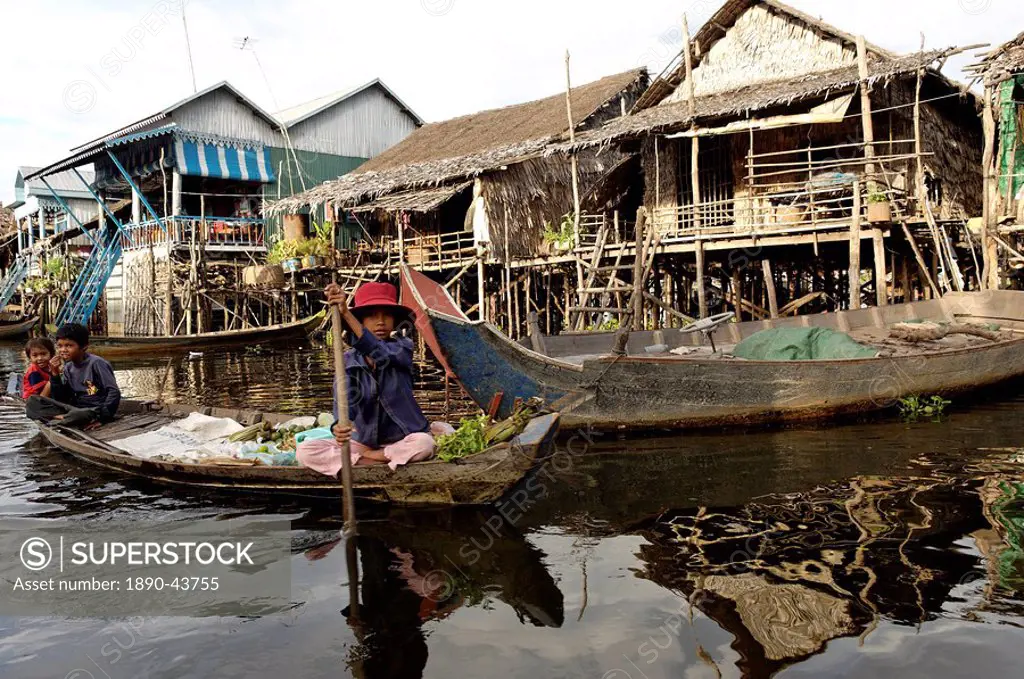 Kampong Phluk, a cluster of three villages of stilt houses on the floodplain of the Tonle Sap Lake, southeast of Siem Reap, Cambodia, Indochina, South...