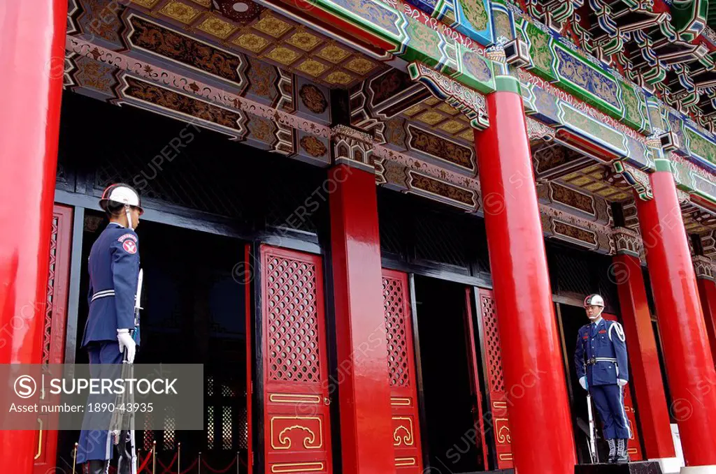 Honor guard at Martyrs´ Shrine, Taipei, Taiwan, Republic of China, Asia