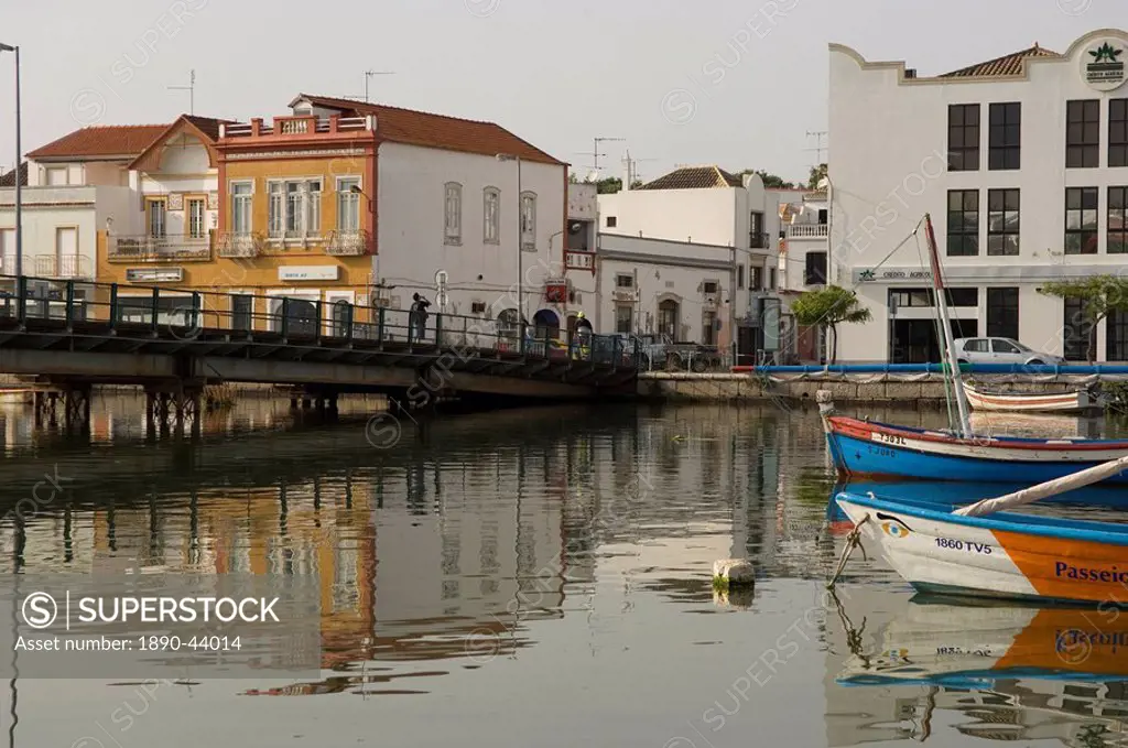 The town of Tavira lies along both sides of the River Gilao, Algarve, Portugal, Europe