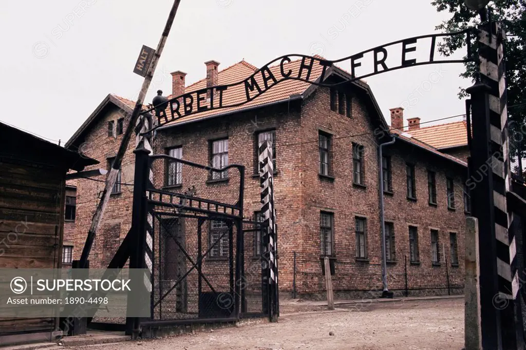 Entrance gate with lettering Arbeit macht frei, Auschwitz Concentration Camp, UNESCO World Heritage Site, Makopolska, Poland, Europe