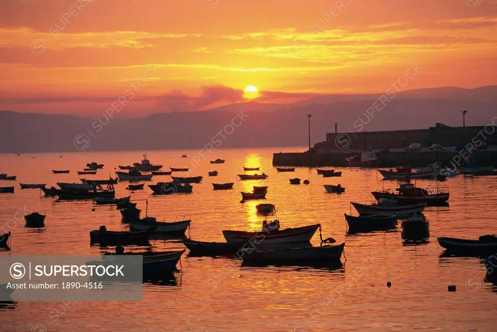 Fishing boats in harbour, Finisterre Fisterra, Galicia, Spain, Europe