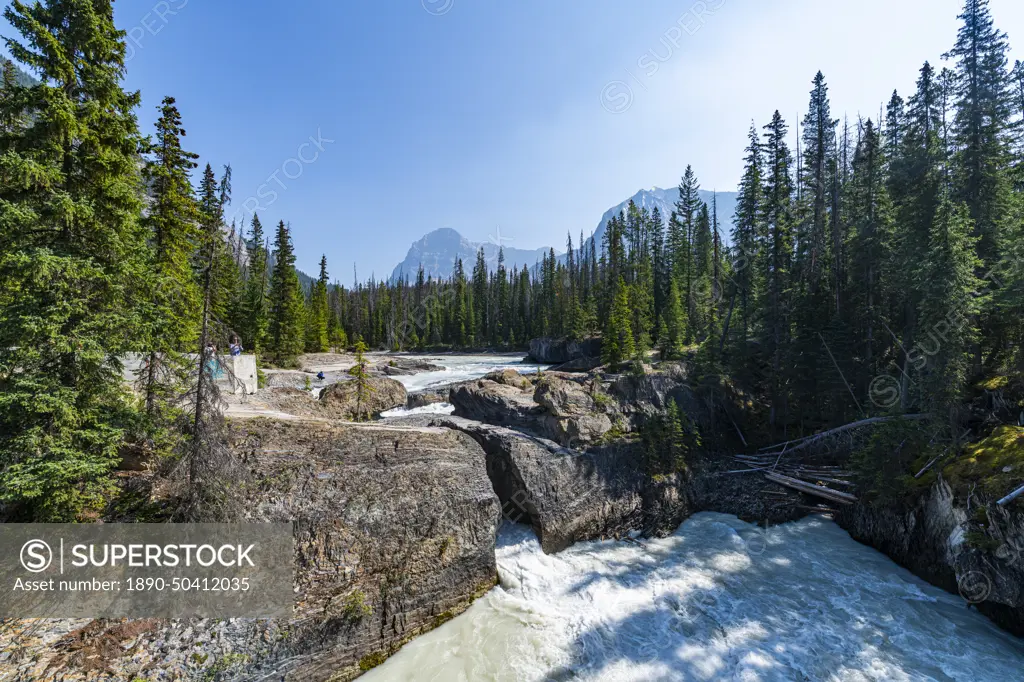 Natural Bridge Lower Falls, Yoho National Park, UNESCO World Heritage Site, British Columbia, Canada, North America